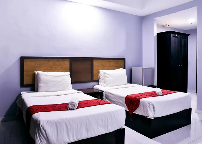 Leisure Cove Hotel And Apartments