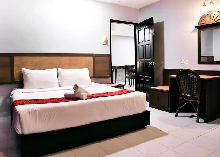Leisure Cove Hotel And Apartments