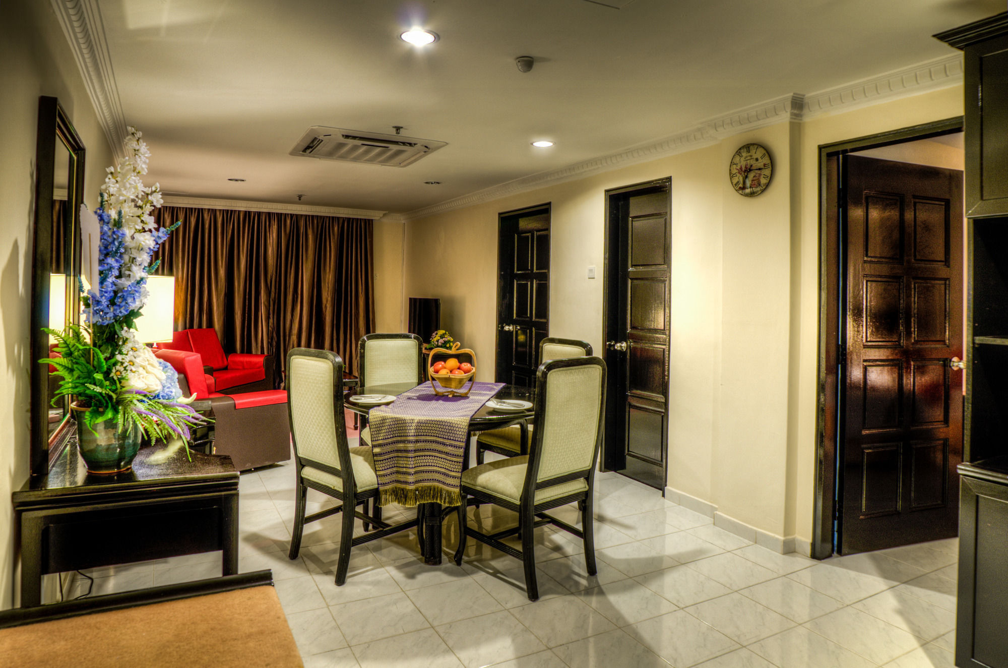 Hotel Leisure Cove And 4*